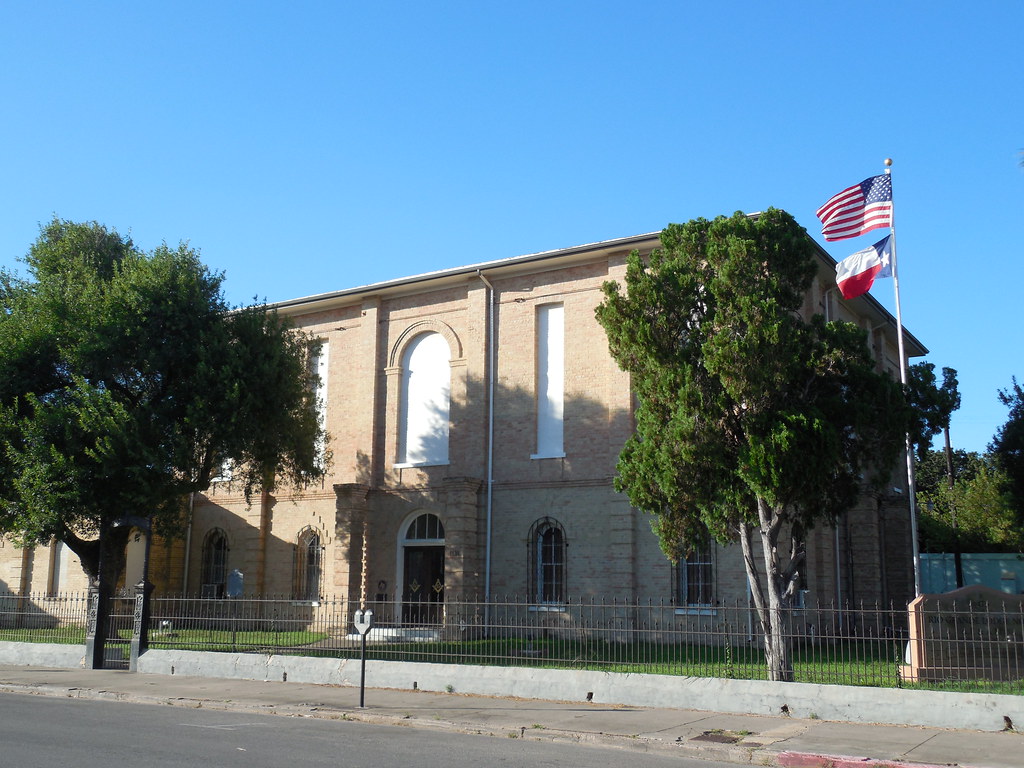 1883 Cameron County Courthouse Brownsville, Texas It was r… Flickr