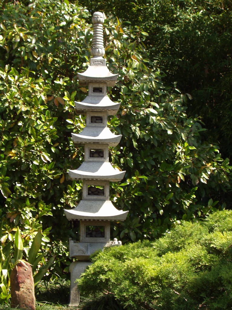 Stone Pagoda A stone pagoda in the Japanese Garden at the … Flickr