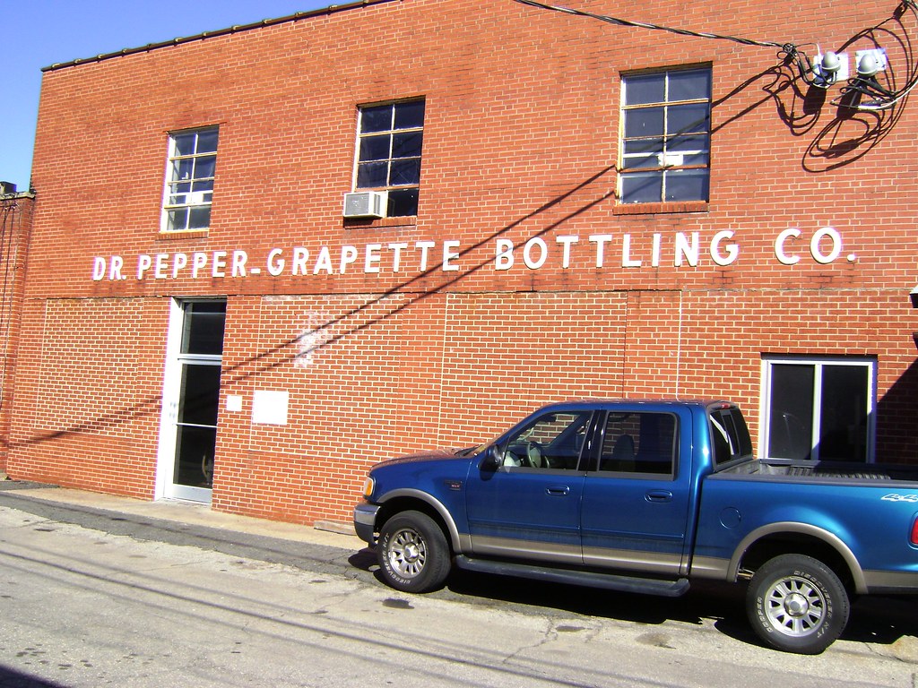 Dr PepperGrapette Bottling Co West Jefferson NC This old … Flickr