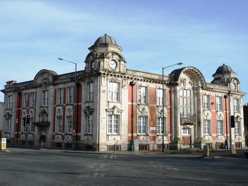Radcliffe Town Hall Built 1911, used as town hall until 19… Flickr