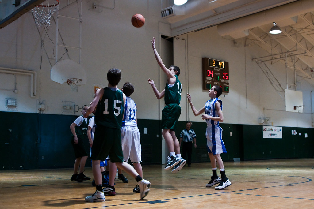 Braves Basketball Hopedale Raiders vs MendonUpton Brave… Flickr
