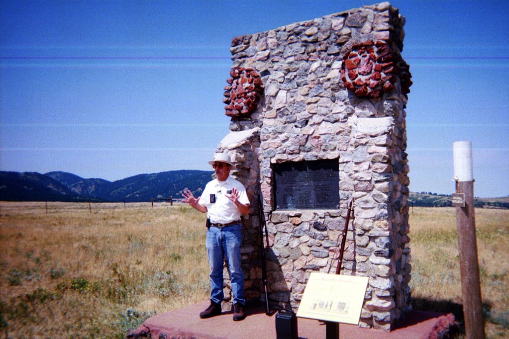 Jerry Keenan telling story of Wagon Box fight. Frank Bodden Flickr