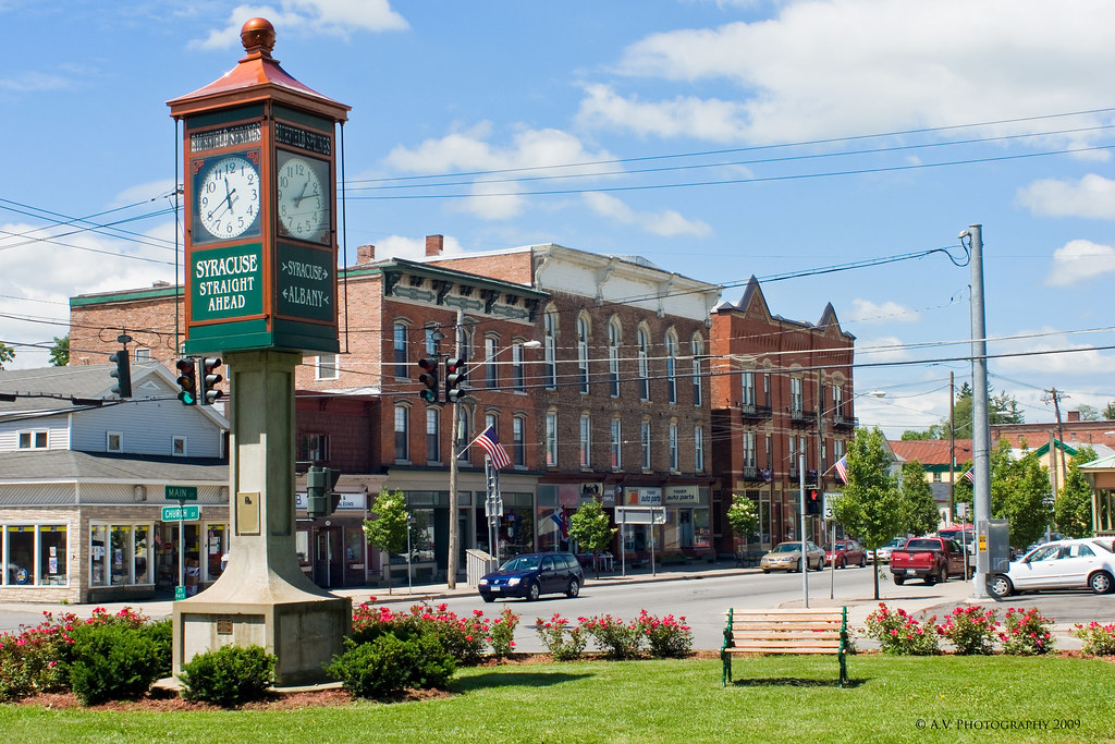 Small Town, USA The noon rush hour on historic US Highway … Flickr