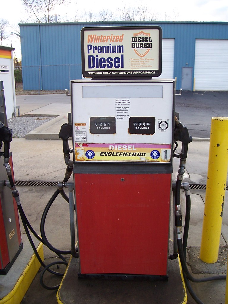 Red Diesel Pump An Englefield Oil diesel fuel pump in Colu… Flickr