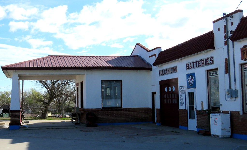 Skelly in Palco (1 of 3) Palco, Kansas. jimsawthat Flickr