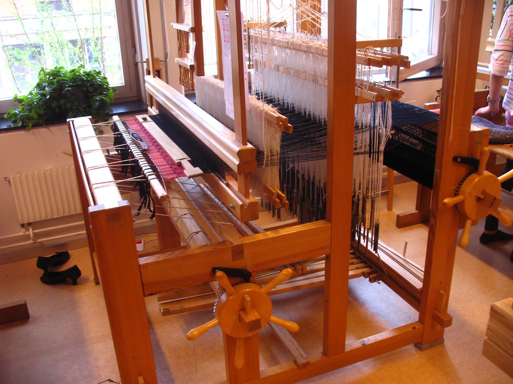 weaving damask loom Cathrin Åhlén Flickr