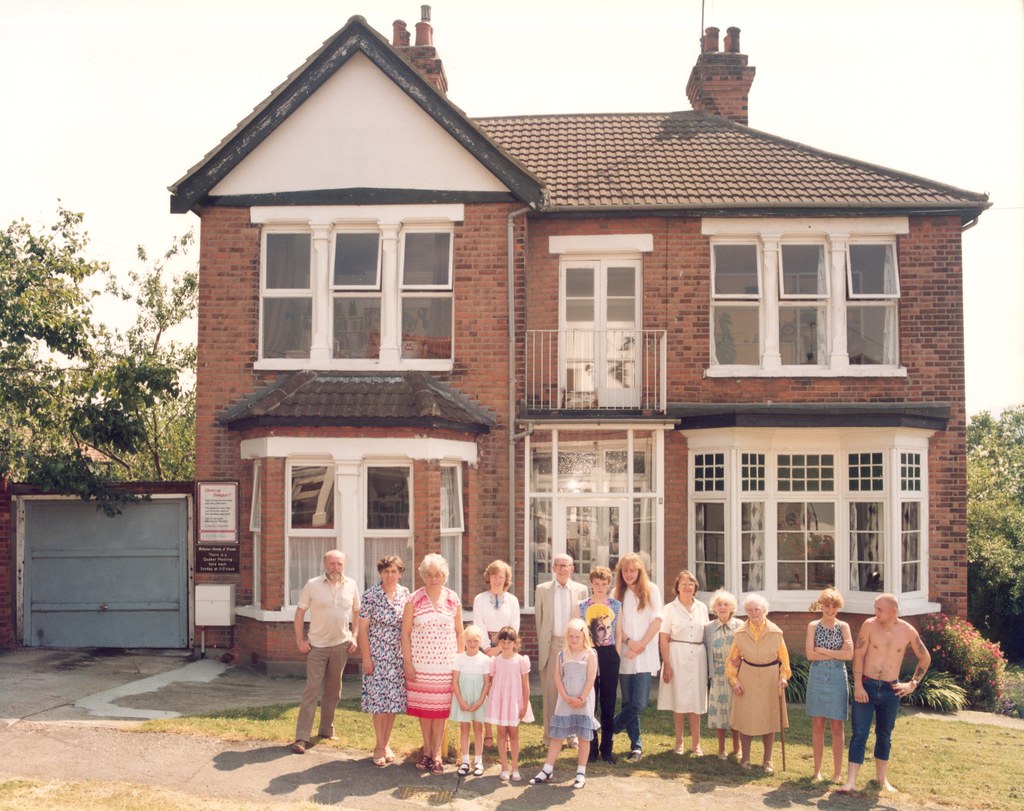 8 Avondale Road, Benfleet, Essex. SS7 1EJ This is the hous… Flickr