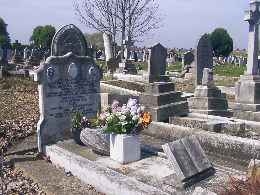 Pellicci memorial, St Patrick's Cemetery, Leytonstone, E11… Flickr