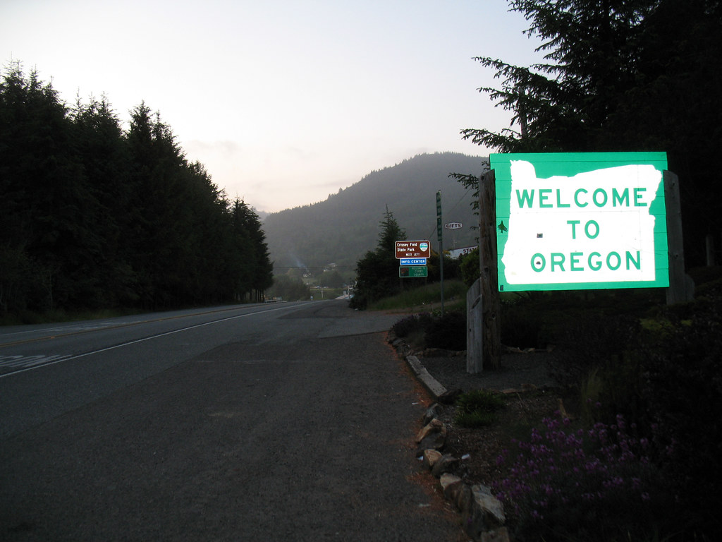 to Oregon (1) US 101, CaliforniaOregon border, Ma… Flickr