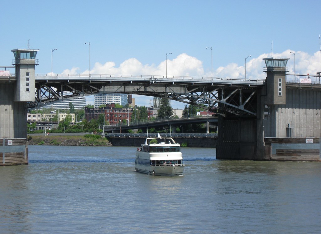 Closeup of Morrison Bridge 1 CC0 waiver To the extent pos… Flickr