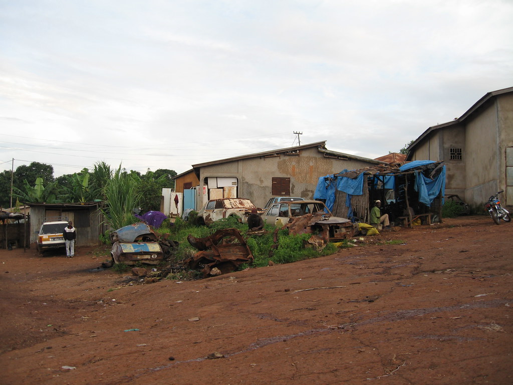 Peugeo carparts, Labe (GuineaConakry) Jurgen Flickr