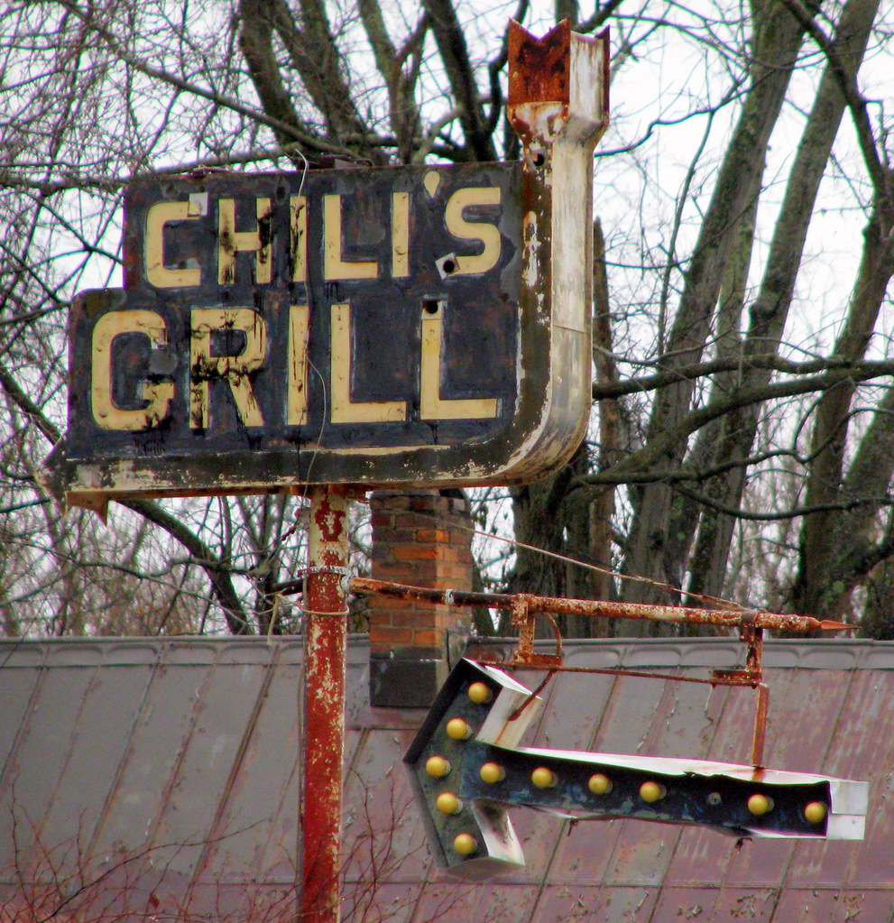 Chili's Grill old sign Waverly, TN along W. Main St. (ol… Flickr