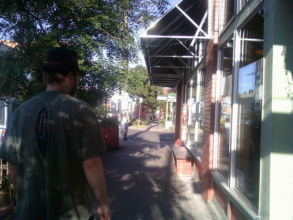 Alberta Alberta is a painfully hip street, with bars an… Flickr