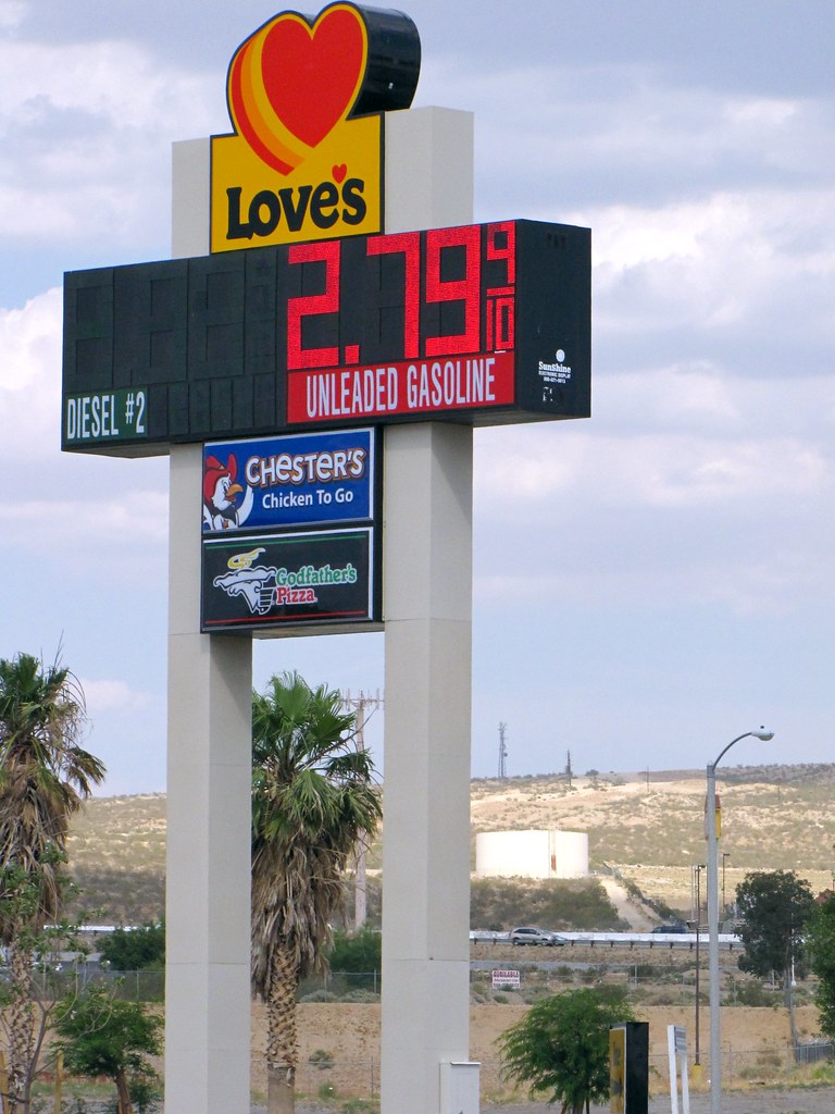 Love's Gas Station/Travel Stop rest stop. It i… Flickr