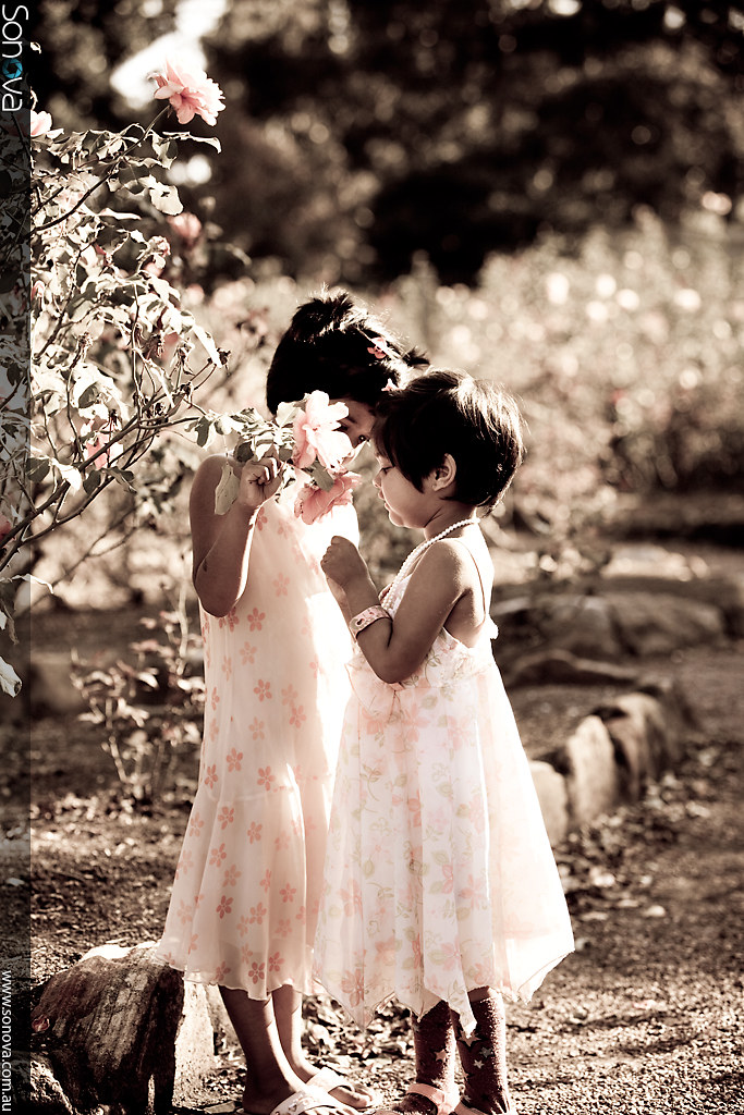 Natasha & Charuni Smell Roses BW Natasha and Charuni sha… Flickr