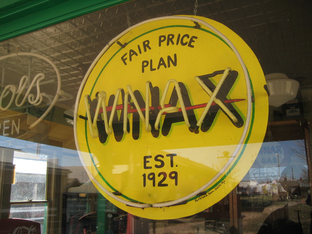 Neon Massive collection of old signs at the Pioneer Auto S… Flickr