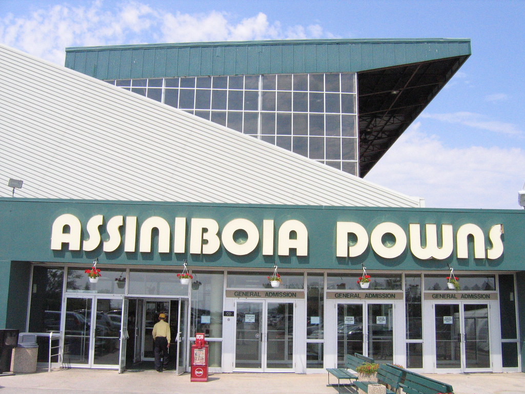 IMG_1229_Winnipeg Assiniboia Downs bigbark Flickr