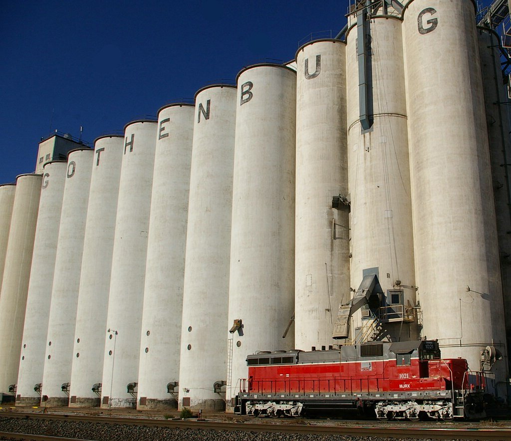 Gothenburg Elevator the elevators dwarf the SD20 they use … Flickr