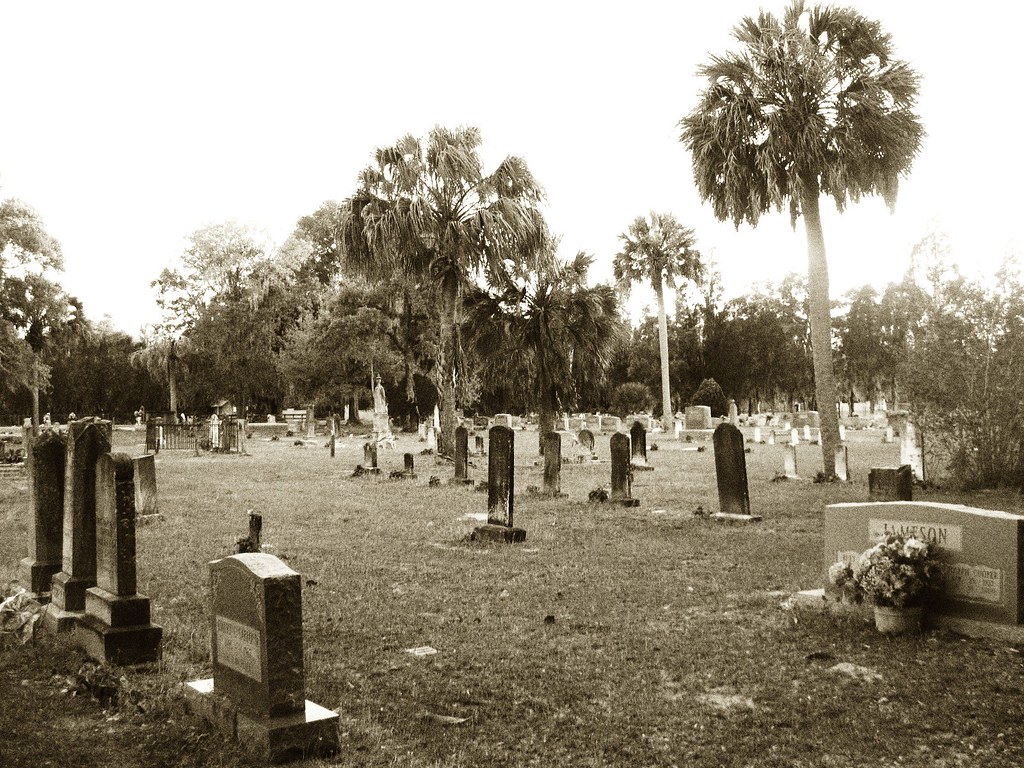 Pelote Cemetery in Lithia, Florida. Leah Reed Flickr