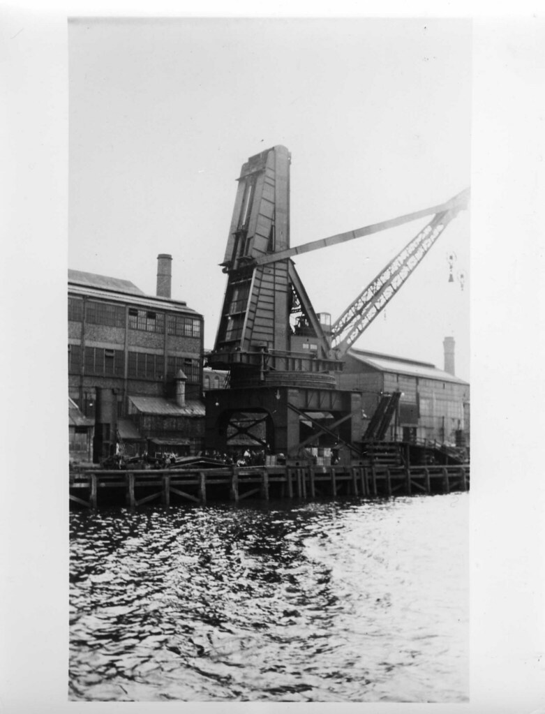 Armstrong's hydraulic heavy lift crane HughesBolckow Sh… Flickr