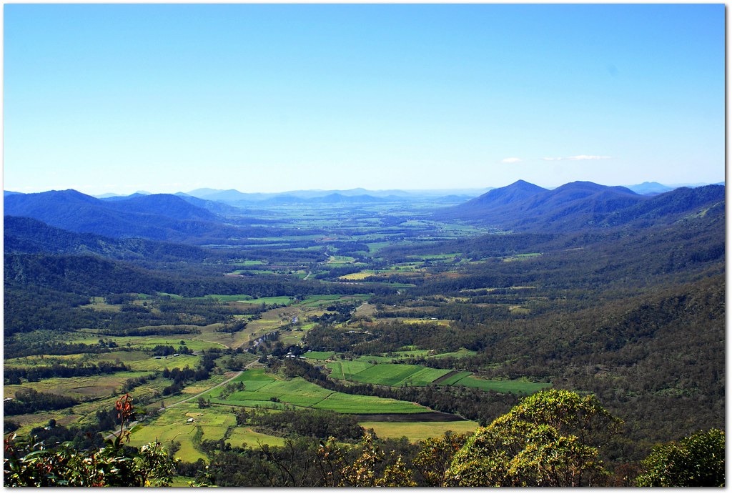 Valley View Looking down the beautiful Pioneer Valley from… Flickr