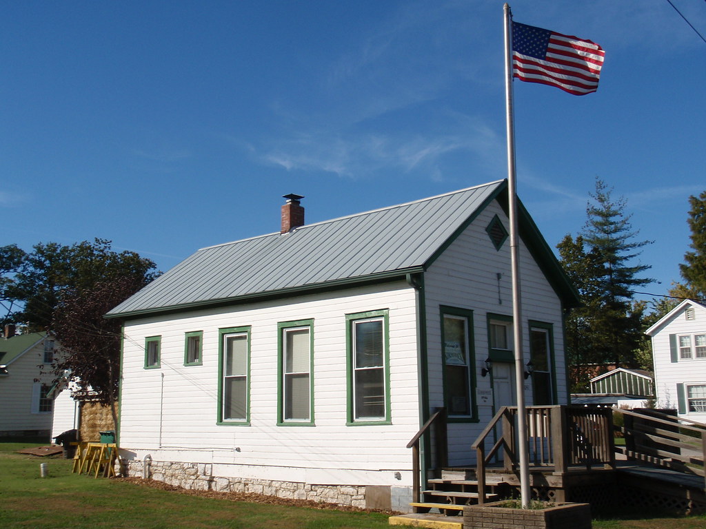 Kimmswick City Hall_PA191089 WampaOne Flickr
