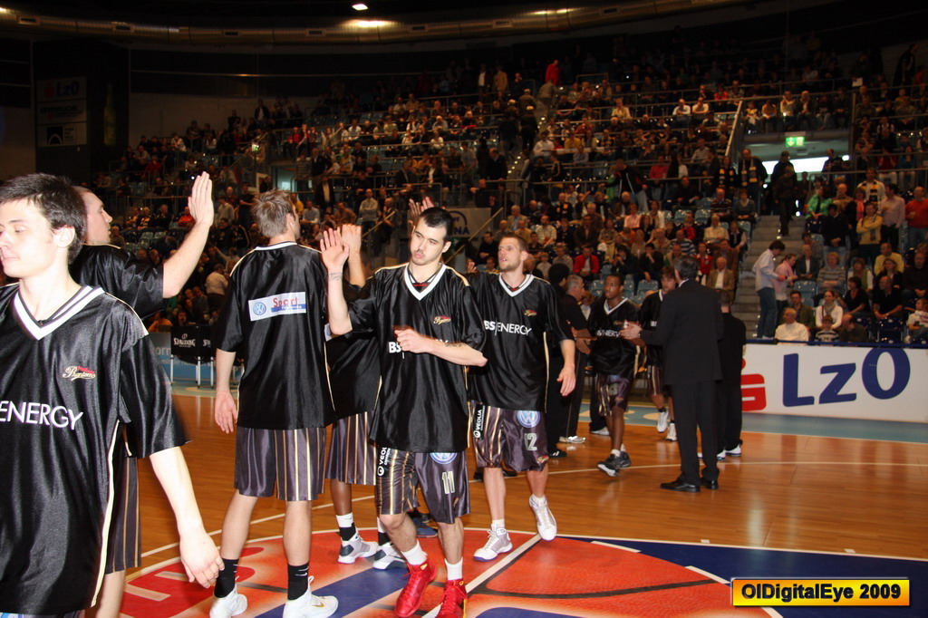 oldenburg EWE BASKETS VS BRAUNSCHWEIG foto by OlDigitalEye… Flickr