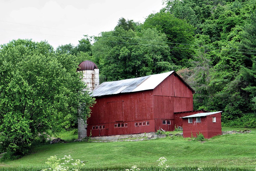 Lowell Red Barn A nice barn and silo sitting off Ohio Stat… Flickr