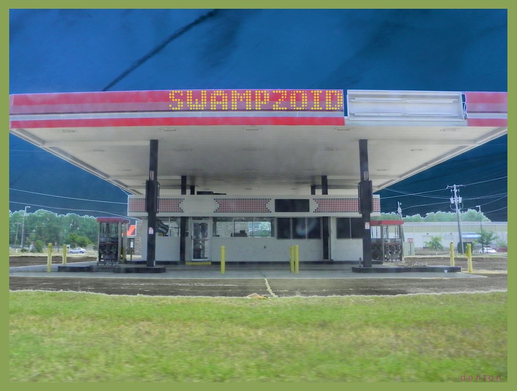 Abandoned Gas Station / Savannah GA / SWAMPZOID Mark Denton Flickr