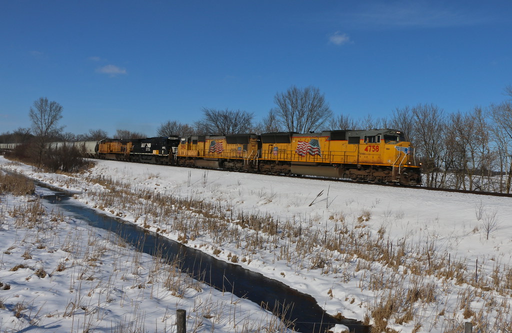 Clyman Junction, Wisconsin Union Pacific 4758 leads an eas… Flickr