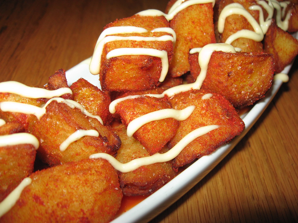 Boqueria Patatas bravas (close up) Boqueria (Crispy potat… Flickr