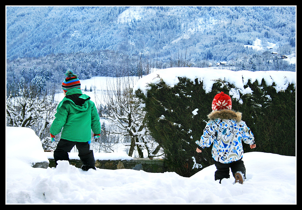 snowkidsframed Snowkids. Where's my gloves gone? Copyright… Flickr