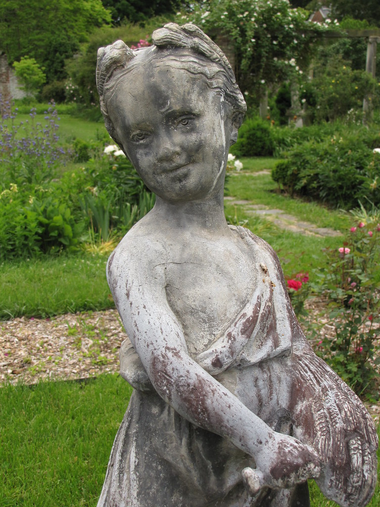 Garden Statue A statue in Chatham Manor's gardens. www.nps… Flickr