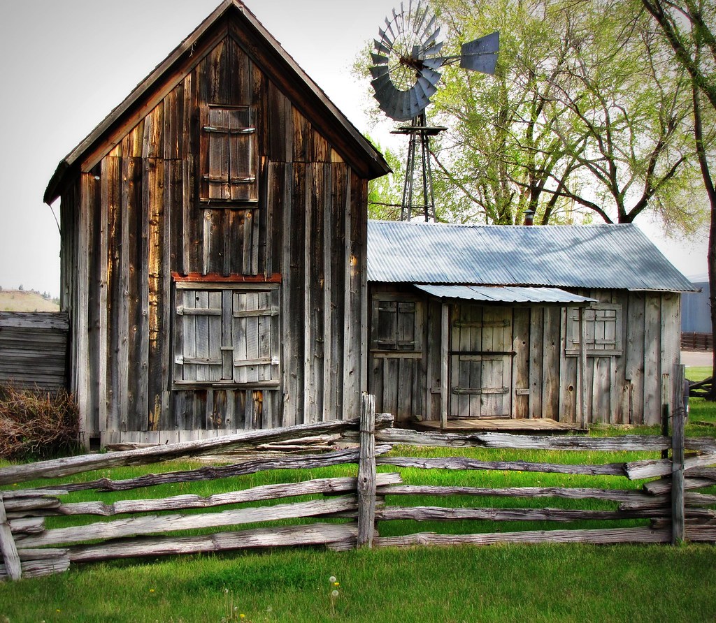 Faded Wood Madras, Oregon oldpartsman1 Flickr