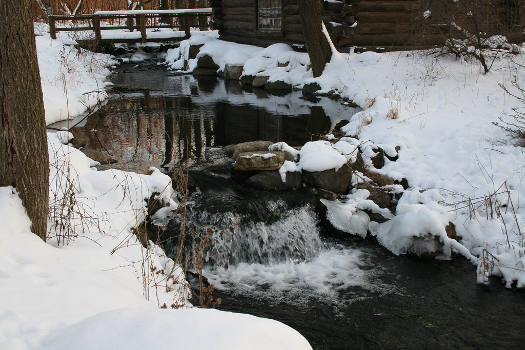 A trip to McGraw Cabin beside the snowy river Miss Atomic Flickr
