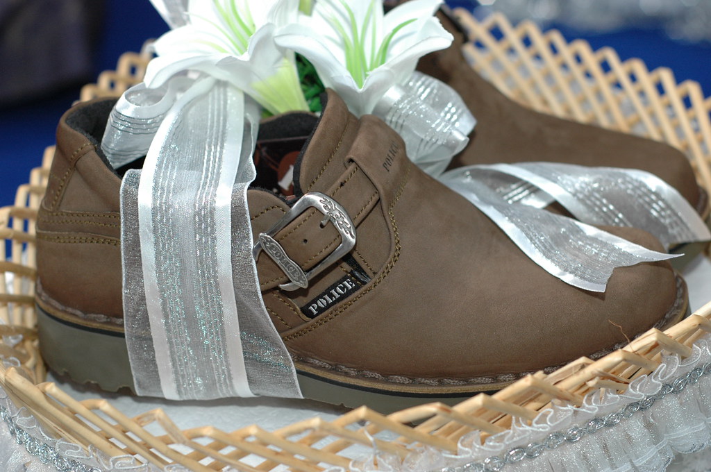 Kasut POLICE Semua hantaran telah digubah sendiri oleh