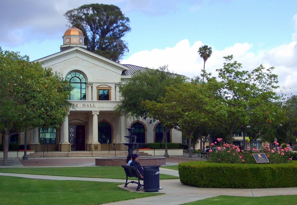 Fillmore's City Hall Fillmore's city hall was built in 199… Flickr