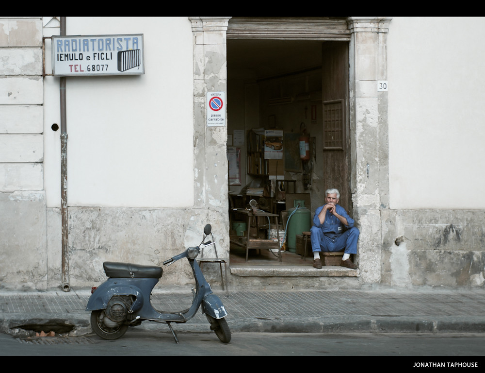 SIRACUSA shop front A reedit of a personal favourite tak… Flickr