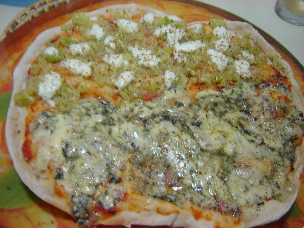 Pizza de alho poró e Feltro Tomita Flickr