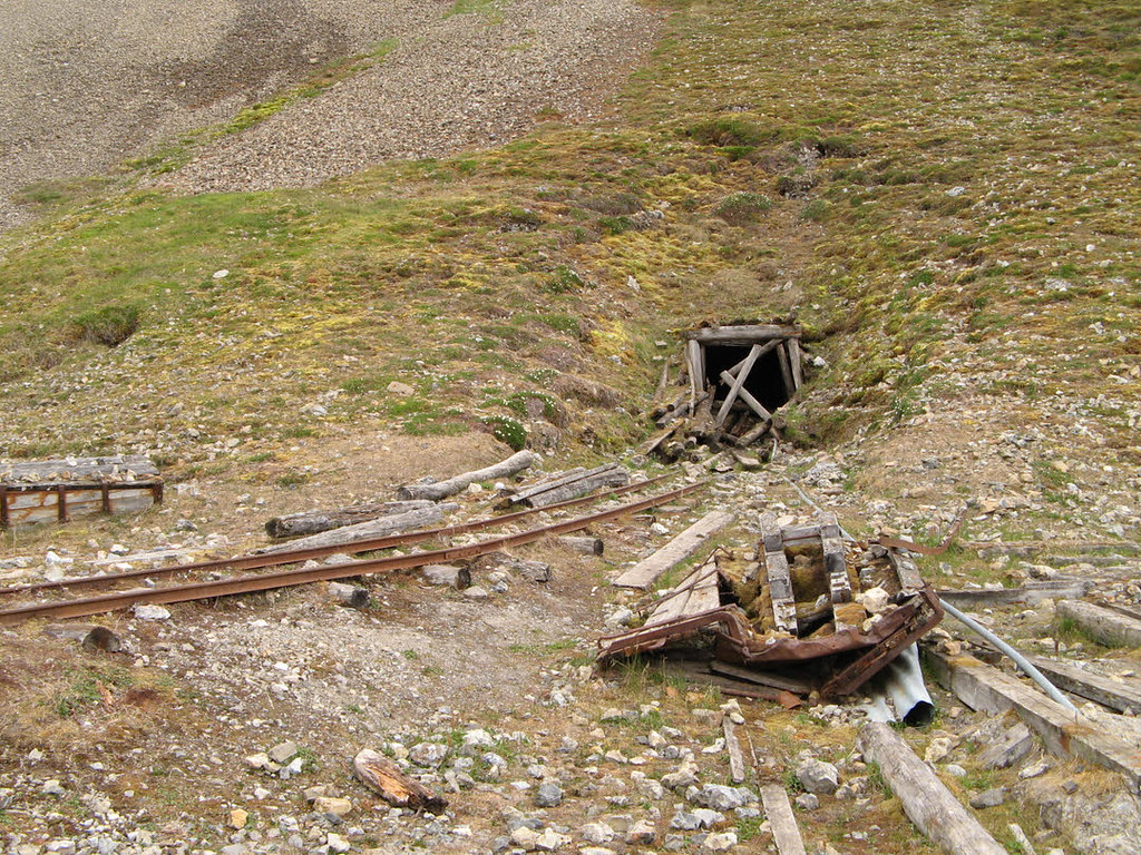 Gypsum Mine Skansbukta In 1918 a gypsum mine was started… Flickr
