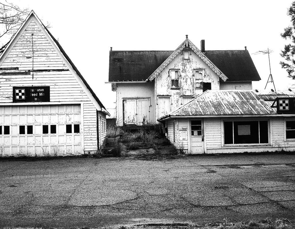 Abandoned Feed Mill, Vandalia, MI This grouping of buildin… Flickr