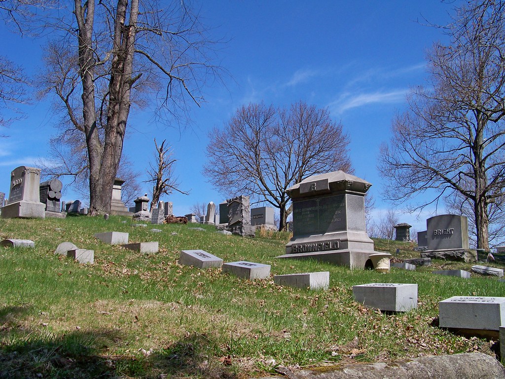 100_8652 Woodlawn Cemetery Company 335 Maple Ave Fairmont,… Flickr