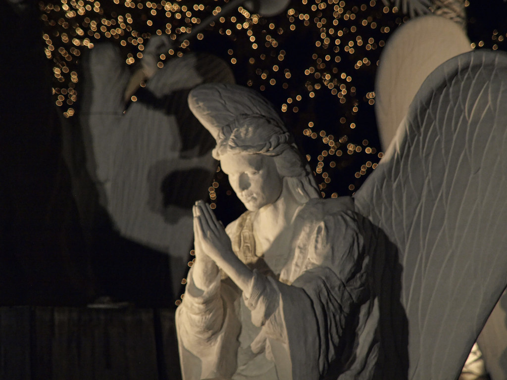 Nashville Opry mills christmas lights. Julius Kellum Flickr
