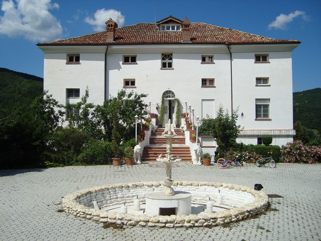 DSC01645 Shri Mataji's castle in Cabella Ligure, Italy (20… Flickr