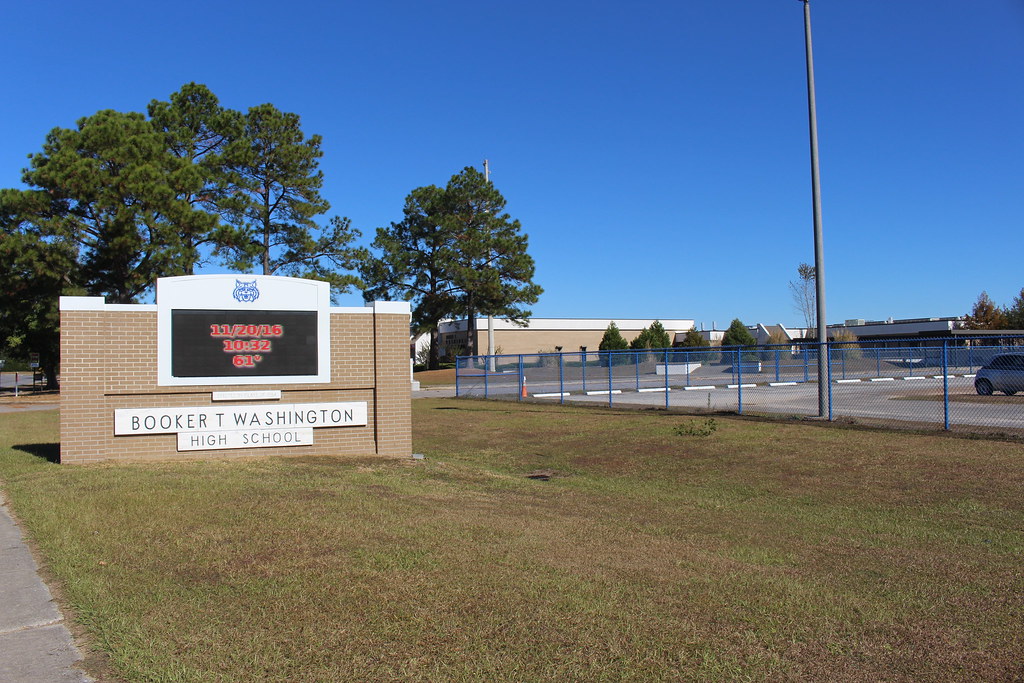 Booker T Washington High School sign Pensacola, Escambia C… Flickr