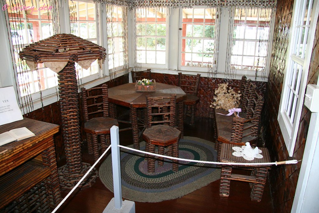 IMG_1771 The Paper House. Rockport, Mass. disney_den Flickr