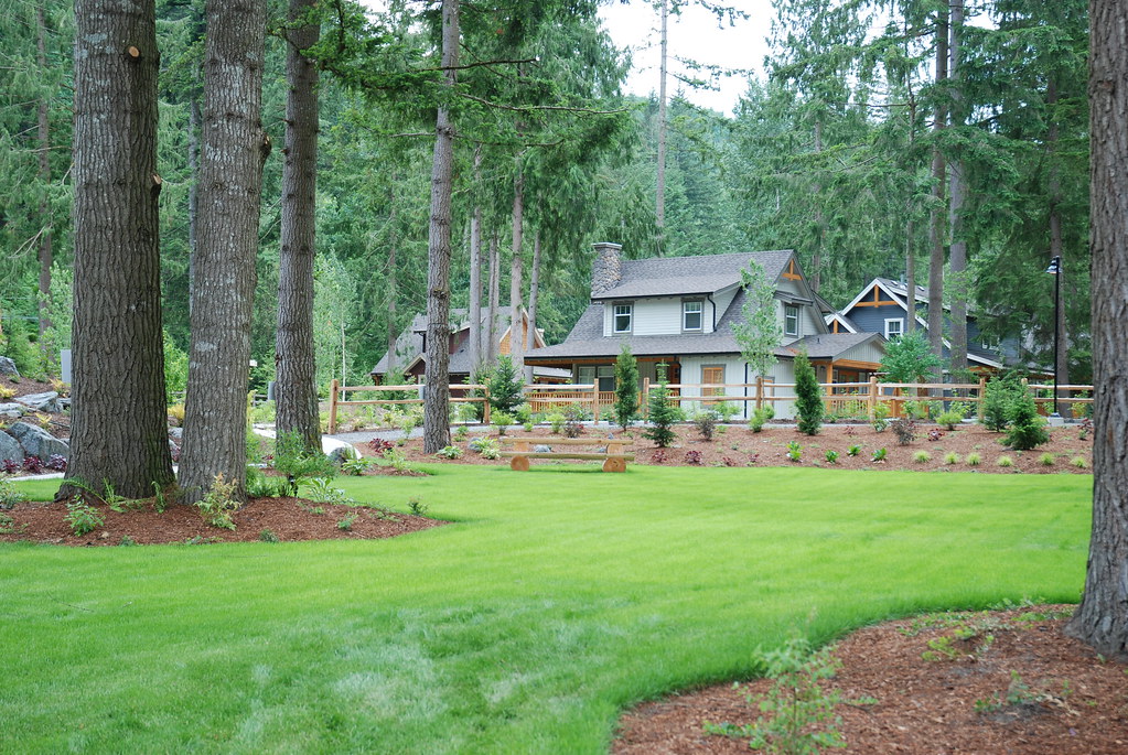 Cultus Cottages (Picnic) Cultus Lake Cottages Treehouse. w… Flickr
