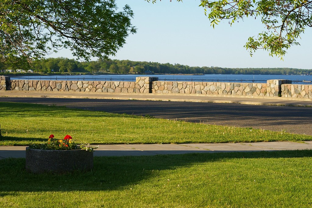 Garrison Wayside CCCbuilt stone wall at the Garrison, Min… Flickr