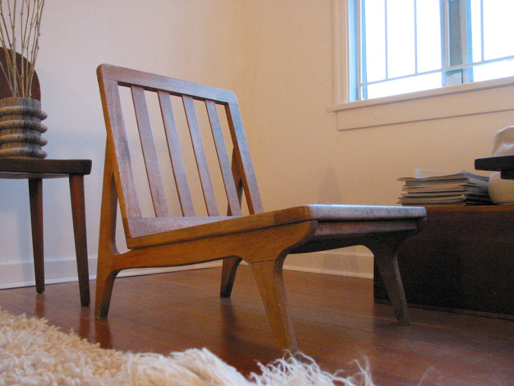 Vintage chair, maker unknown Anyone know who designed this… Flickr