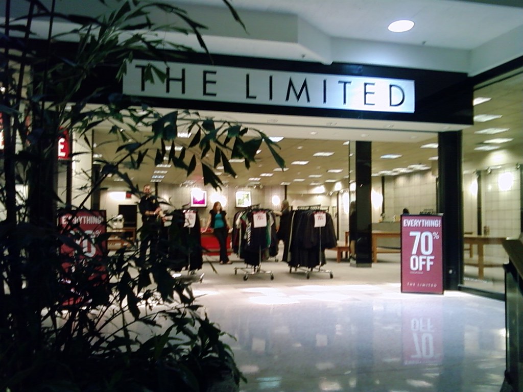 Merle Hay Mall Des Moines, Iowa The Limited a photo on Flickriver